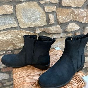 Ecco Touch 15 Almond Toe Black Suede Ankle Boots Euro size 40